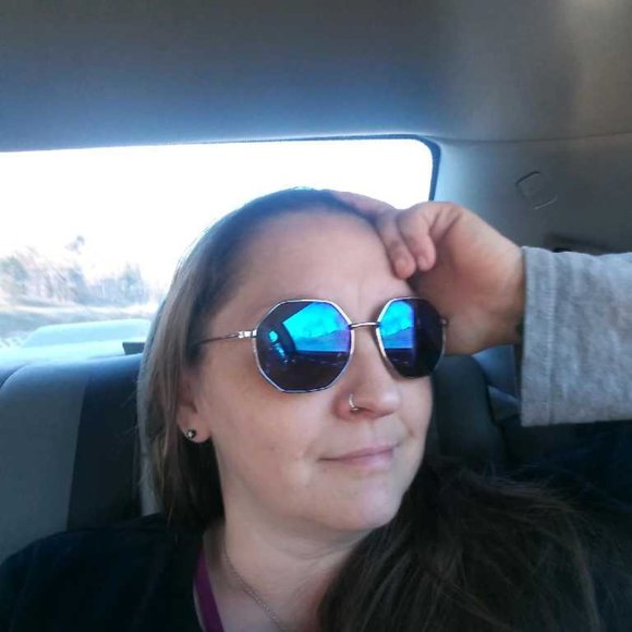 Meet your Posher, Celina - Picture 16 of 16